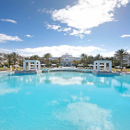 Radisson Blu Palace Resort & Thalasso, Djerba メズライア エクステリア 写真 The swimming pool at the hotel