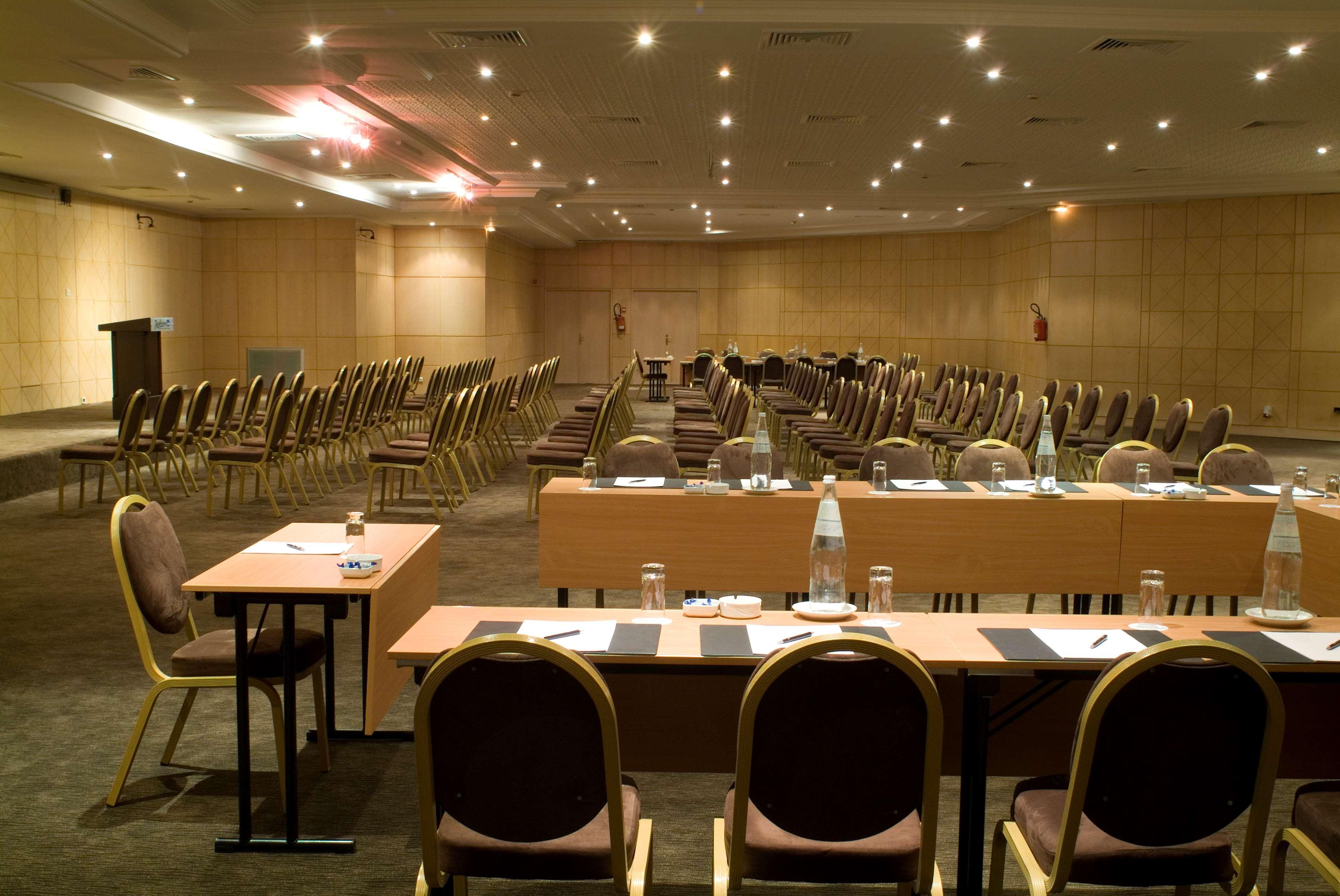 Radisson Blu Palace Resort & Thalasso, Djerba メズライア エクステリア 写真 The conference room of the European University