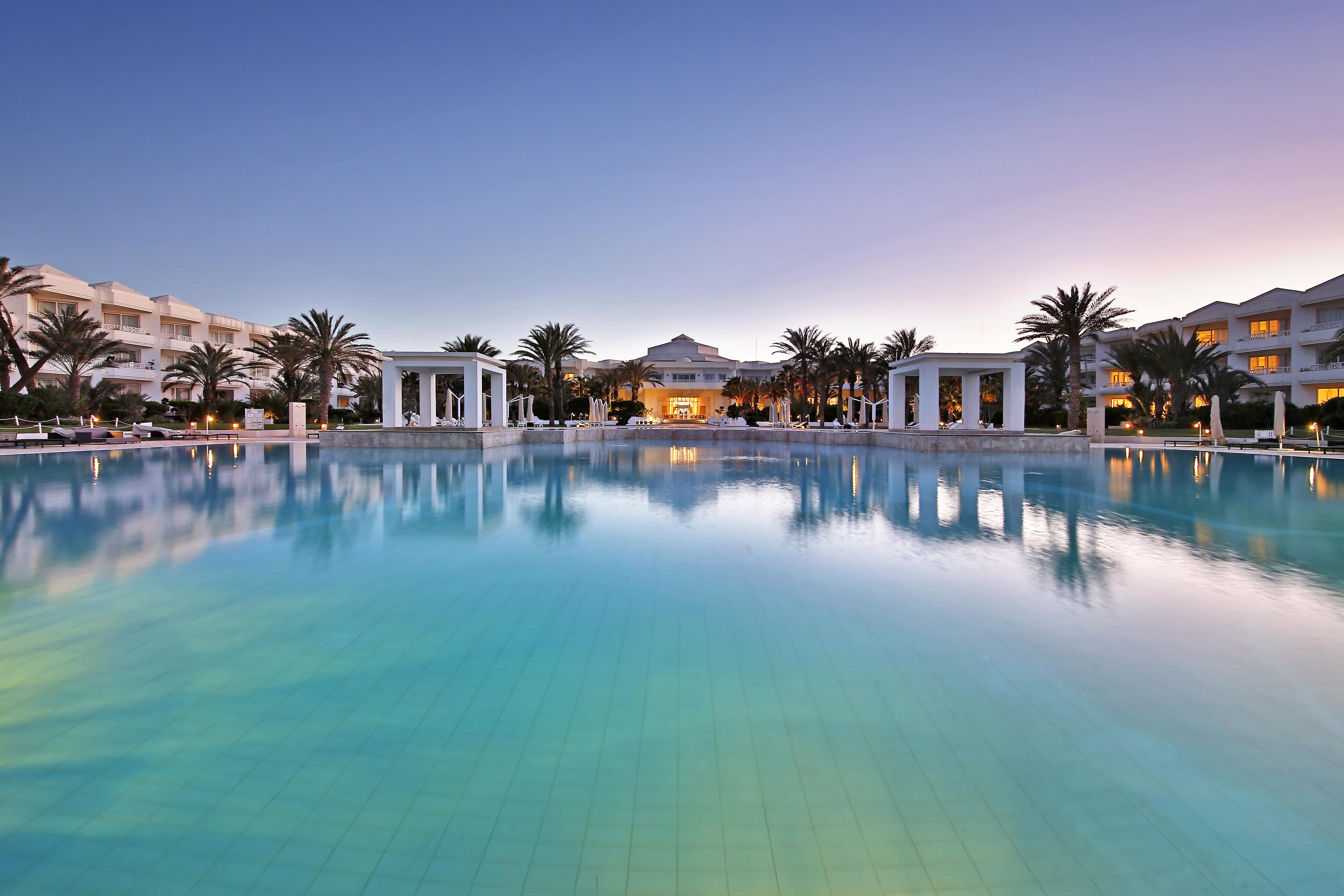 Radisson Blu Palace Resort & Thalasso, Djerba メズライア エクステリア 写真 The Royal Mirage Hotel