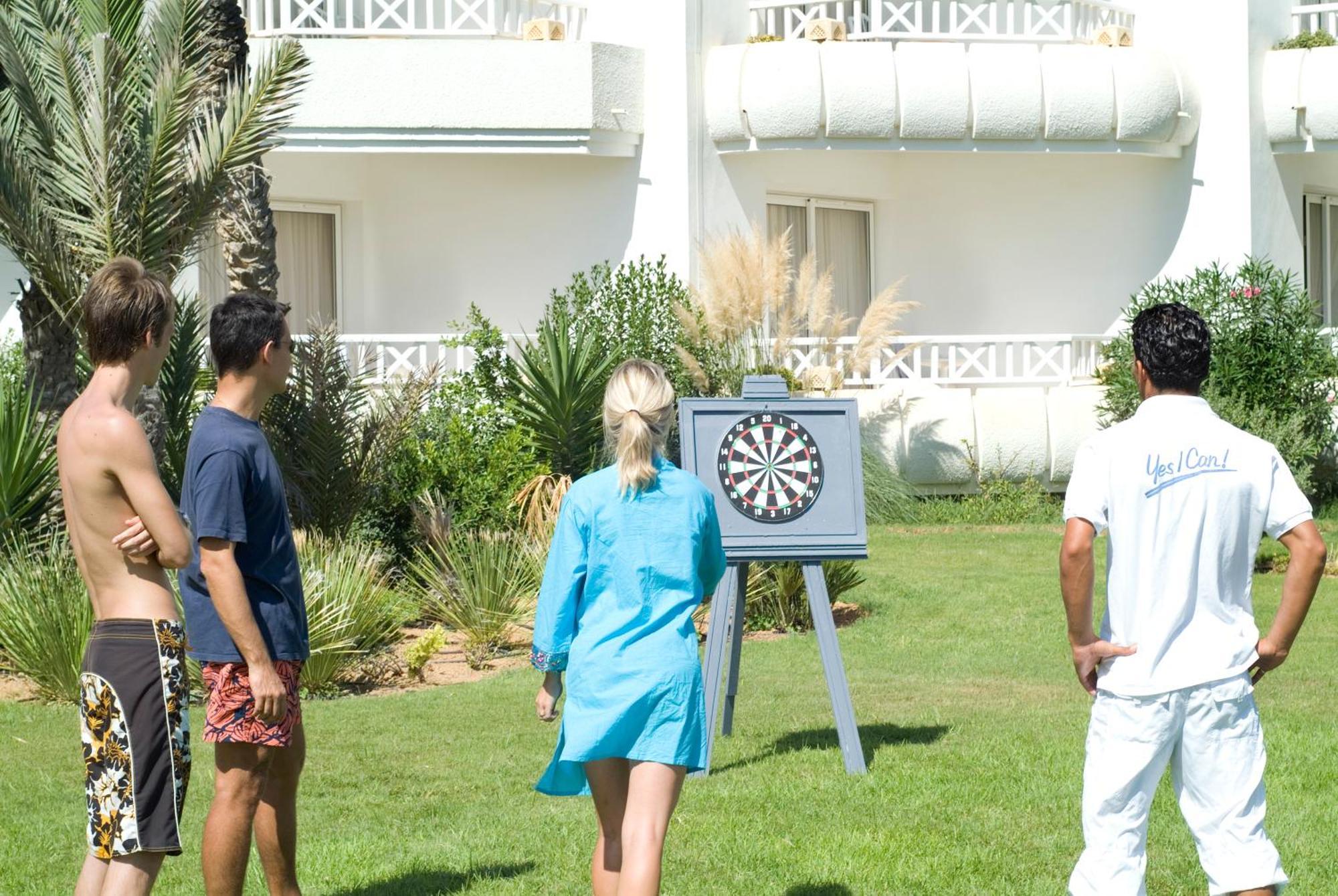 Radisson Blu Palace Resort & Thalasso, Djerba メズライア エクステリア 写真 Outdoor dartboard